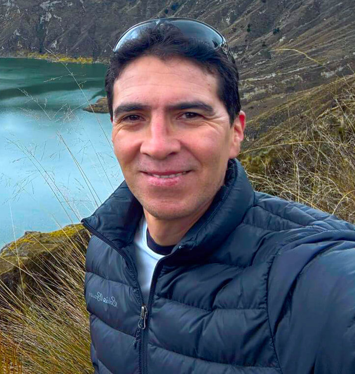 cristian erazo ecutrek guia de turismo